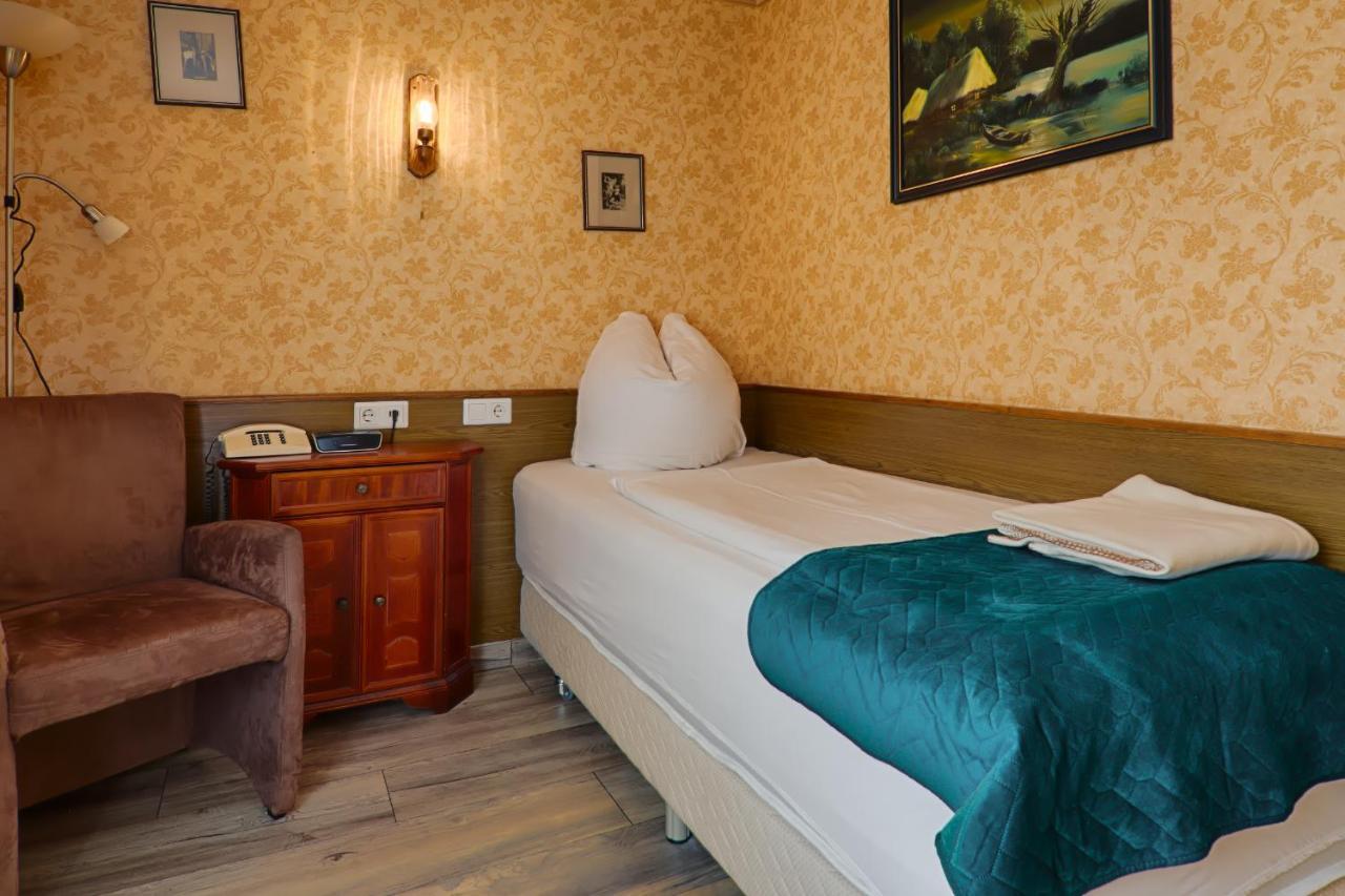 Waldschloesschen Bed and Breakfast Mittenwalde Exteriör bild