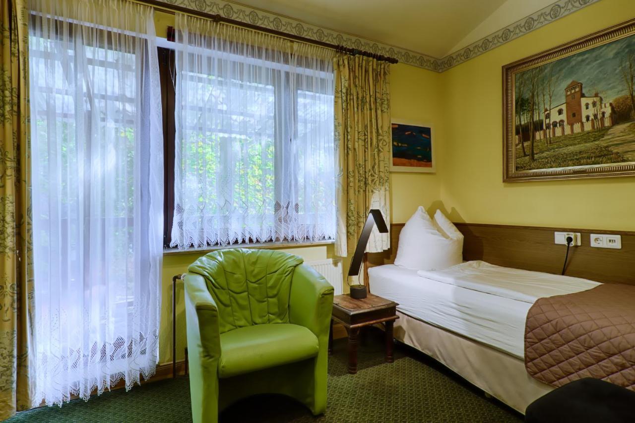 Waldschloesschen Bed and Breakfast Mittenwalde Rum bild