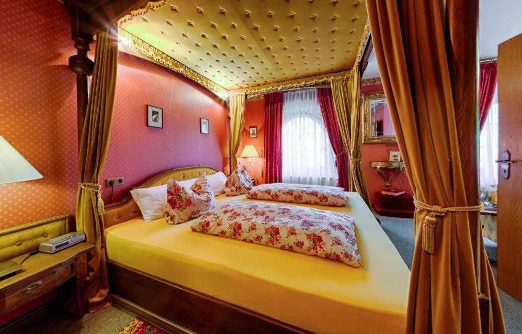 Waldschloesschen Bed and Breakfast Mittenwalde Rum bild